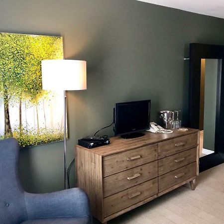 Fairholm Boutique Inns 夏洛特敦 外观 照片